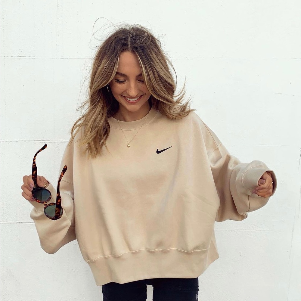 Nike sportswear crewneck sweatshirt beige